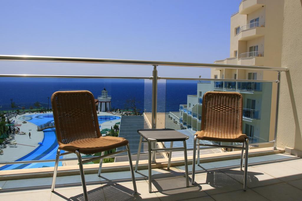 Sealight Resort Hotel Kusadasi Room photo