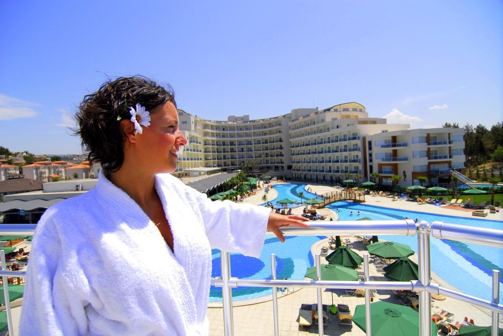 Sealight Resort Hotel Kusadasi Exterior photo