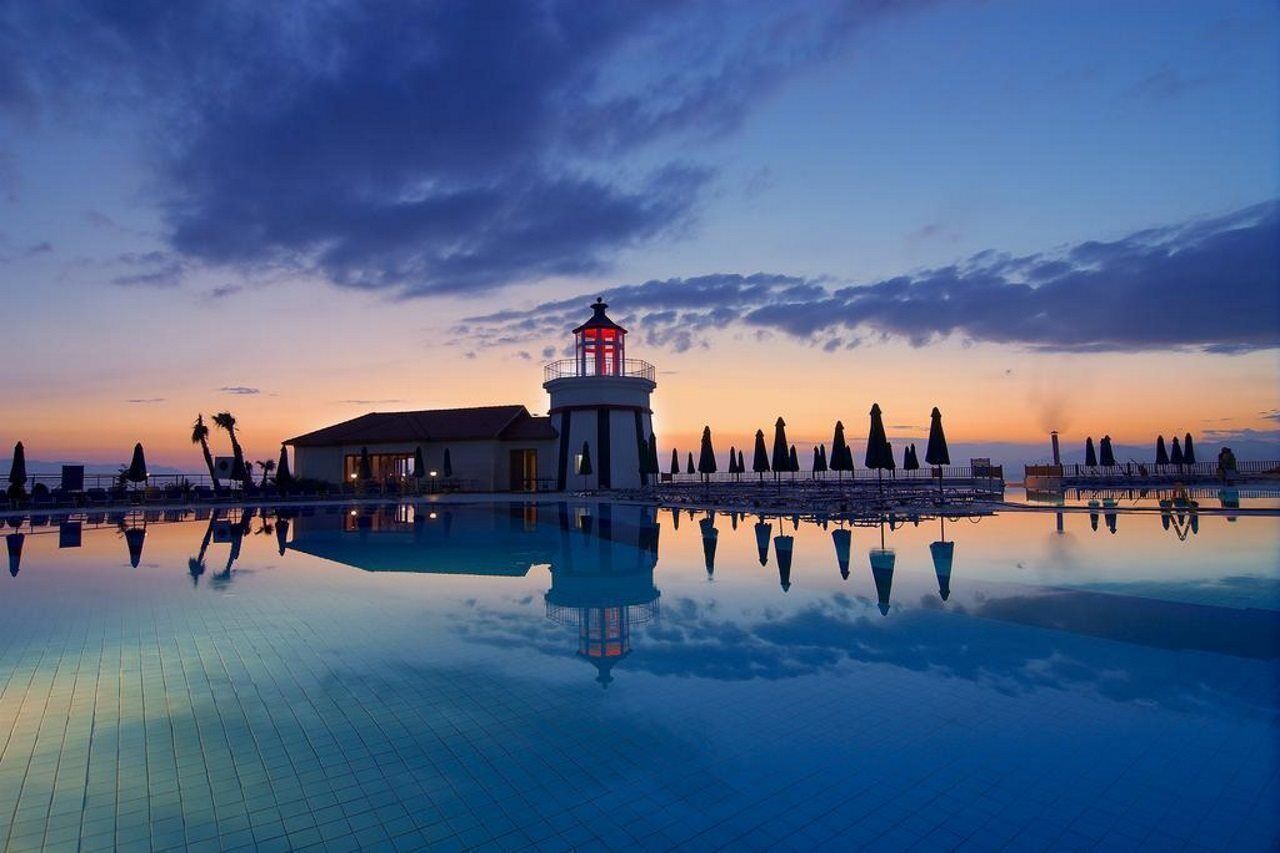 Sealight Resort Hotel Kusadasi Exterior photo