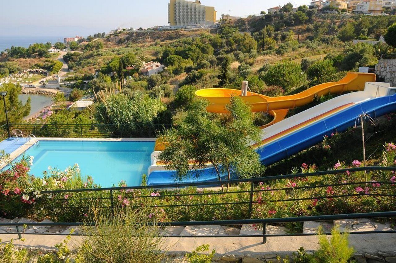 Sealight Resort Hotel Kusadasi Exterior photo