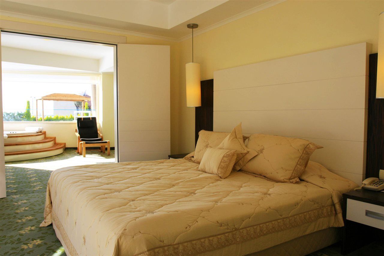Sealight Resort Hotel Kusadasi Exterior photo