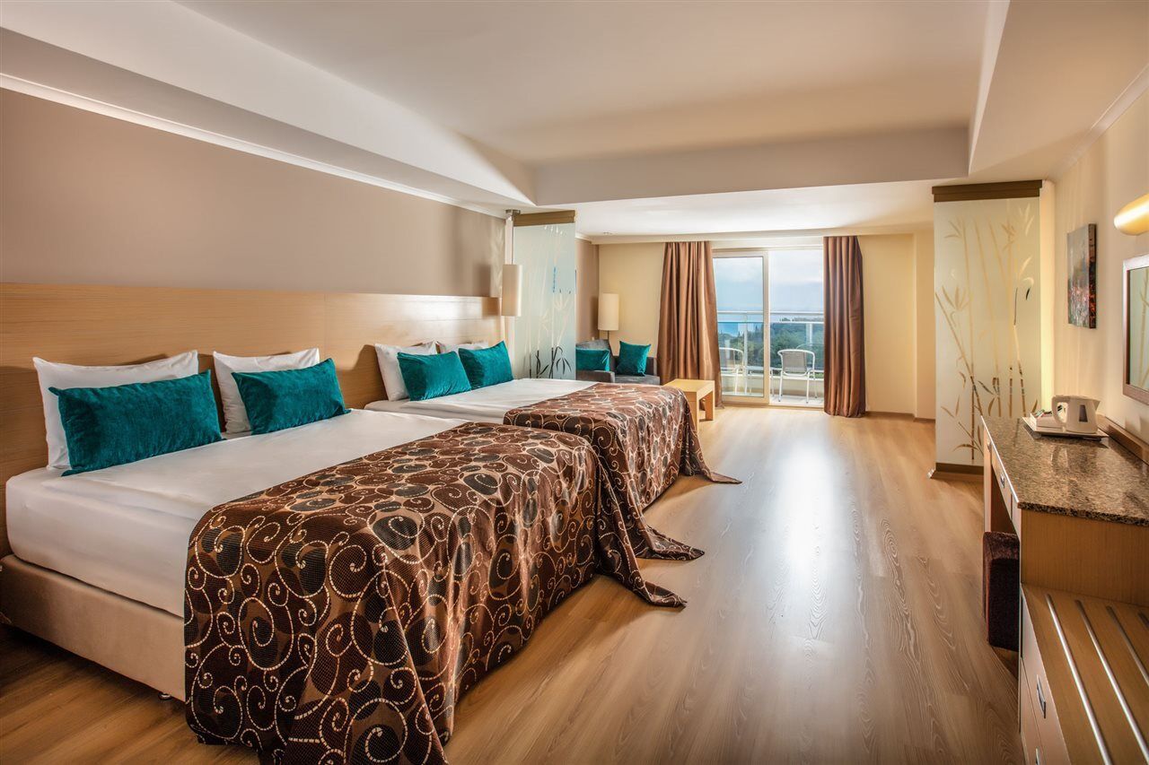 Sealight Resort Hotel Kusadasi Exterior photo